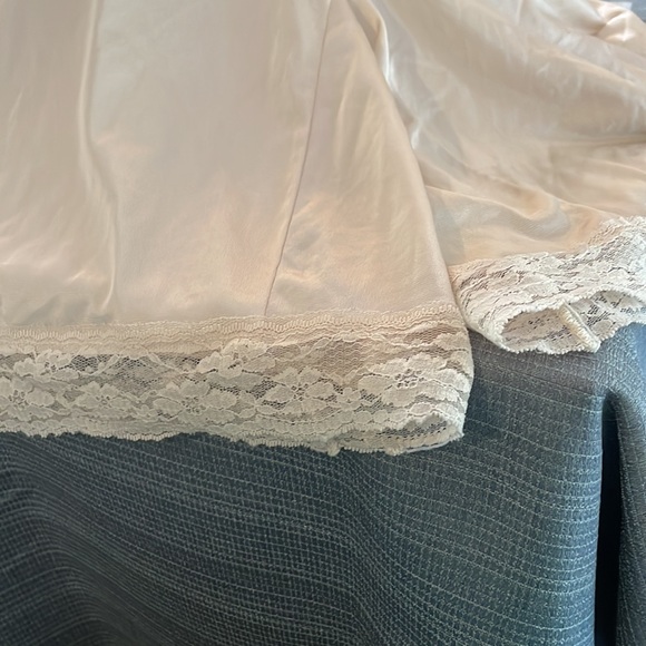 Two Capri-Style Slips - Picture 4 of 4